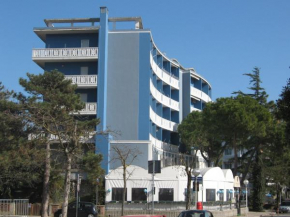  Residenza Sporting  Линьяно Пинета